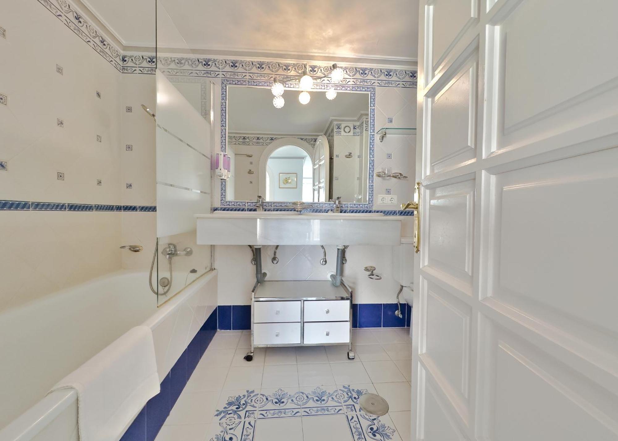 Skol 508 West Facing Duplex Apartment With Amazing Sea Views ماربيا المظهر الخارجي الصورة